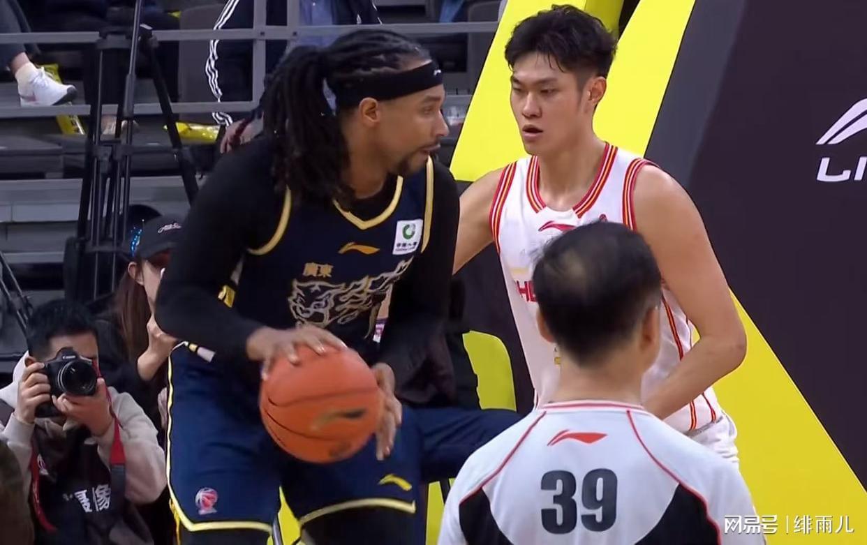 BSports-朱芳雨赌对了！广东队狂练“新内线”，杜锋为他拒绝交易王浩然？